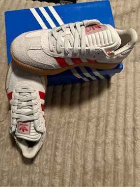 Unisex Adidas samba style Suede Sneakers  M8.5 W 9.5  AT-5/88 BNWT